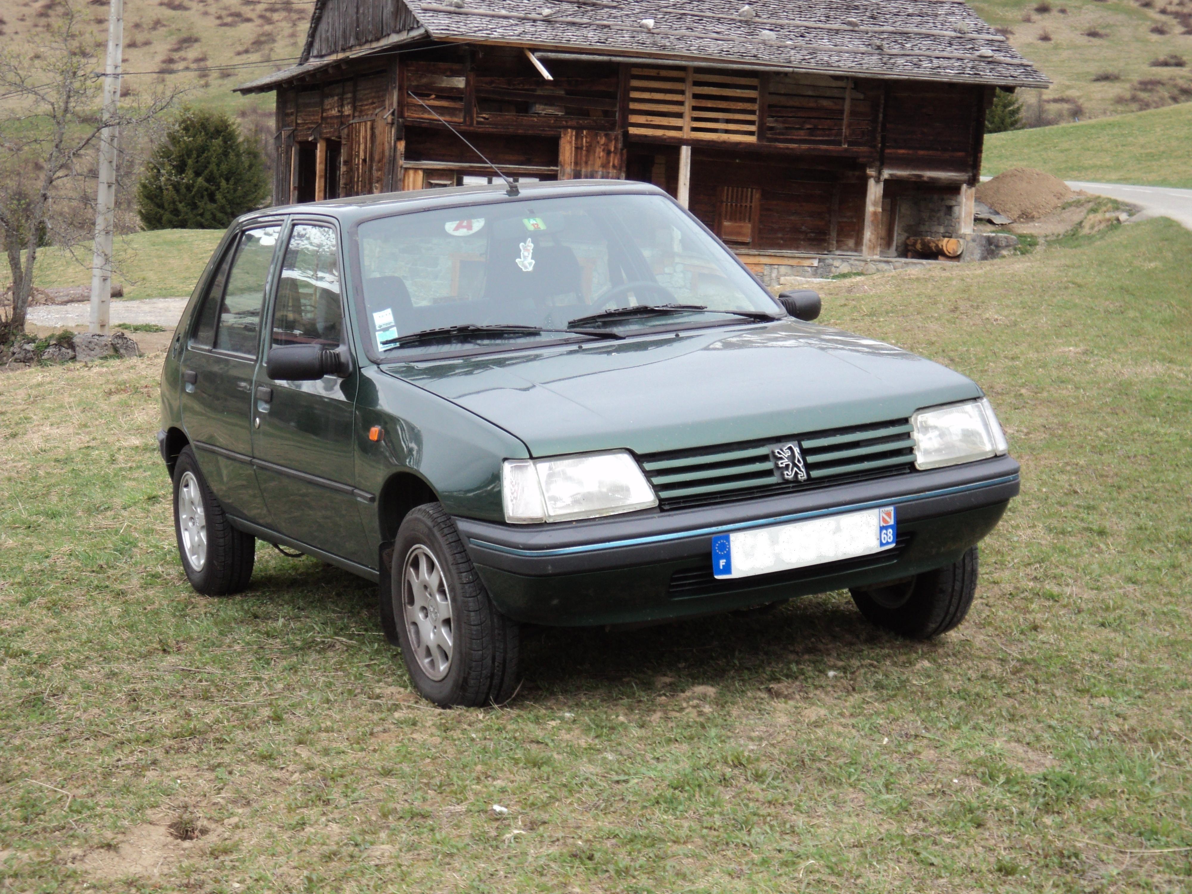 205 Génération de 1998 - 183000 kms 205 Génération de 1998 - 183000 kms